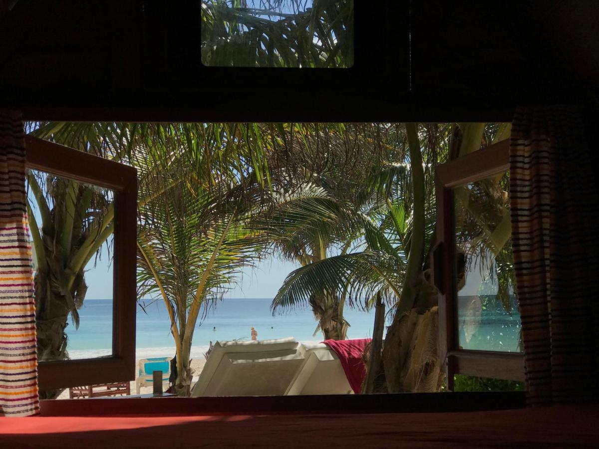 Chavez Eco Beach Camping And Cabanas ตูลุม ภายนอก รูปภาพ